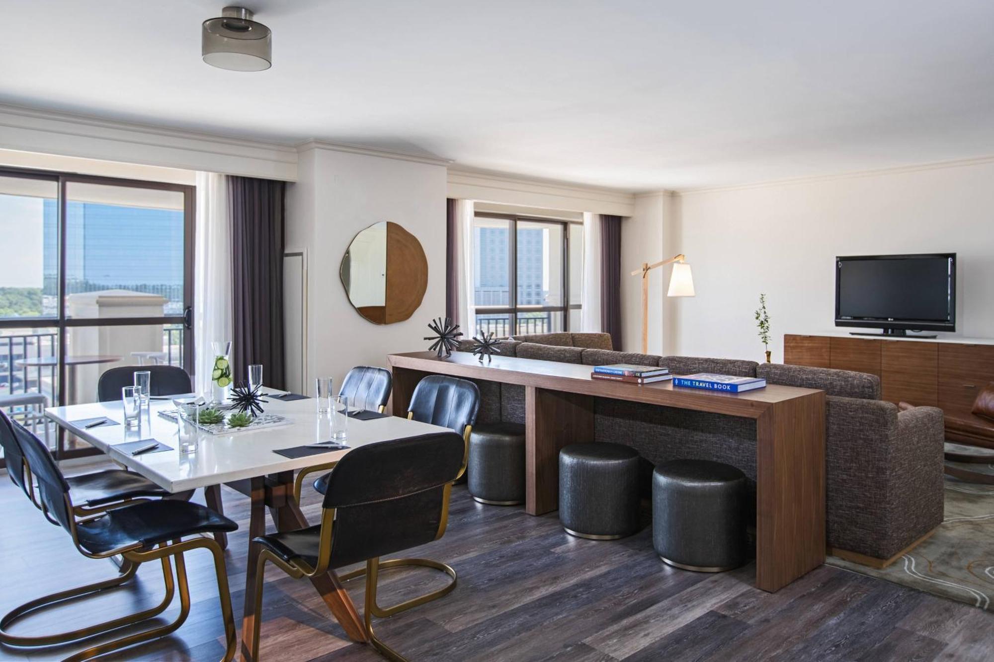 Renaissance Raleigh North Hills Hotel Екстер'єр фото