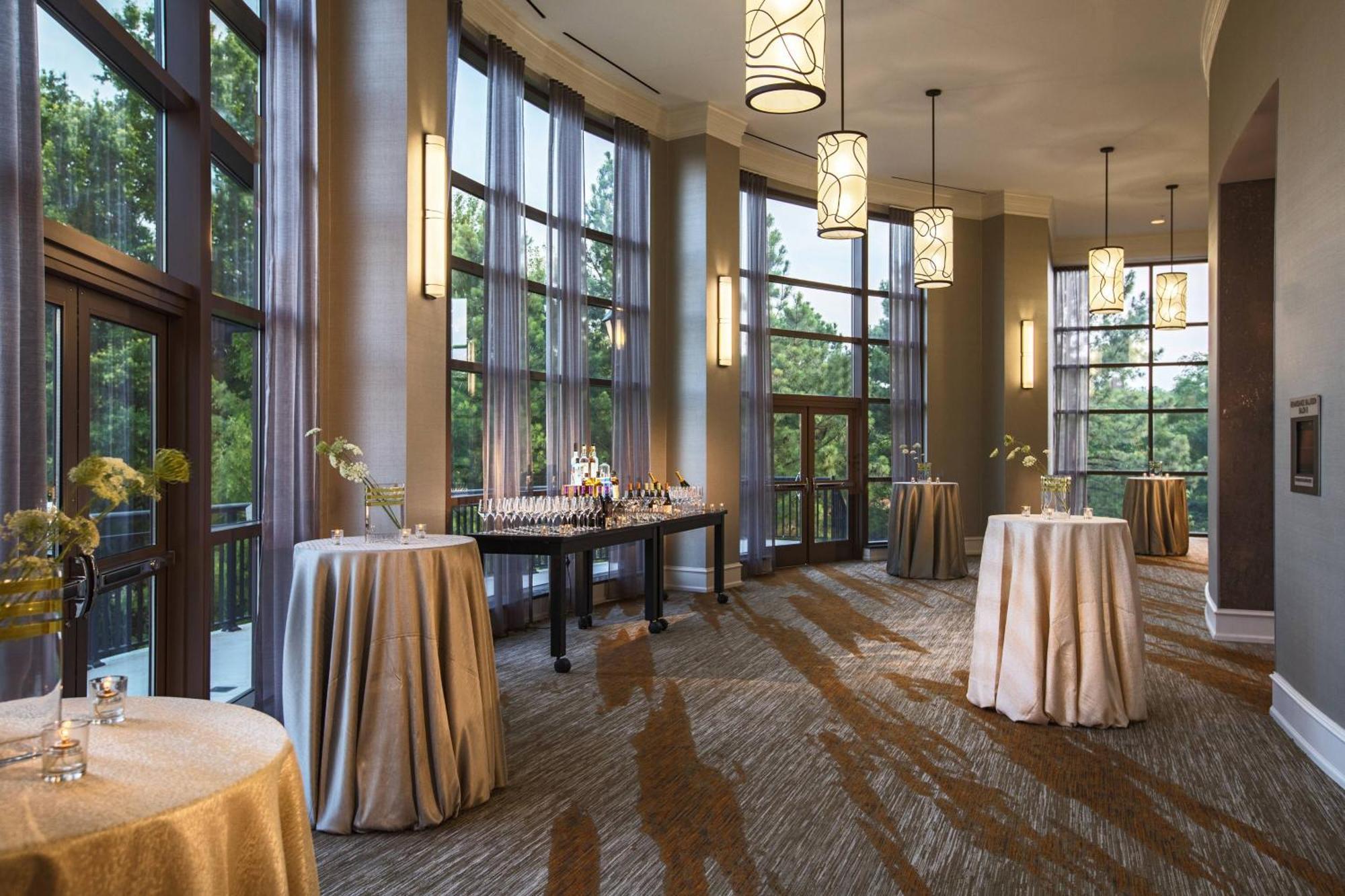 Renaissance Raleigh North Hills Hotel Екстер'єр фото