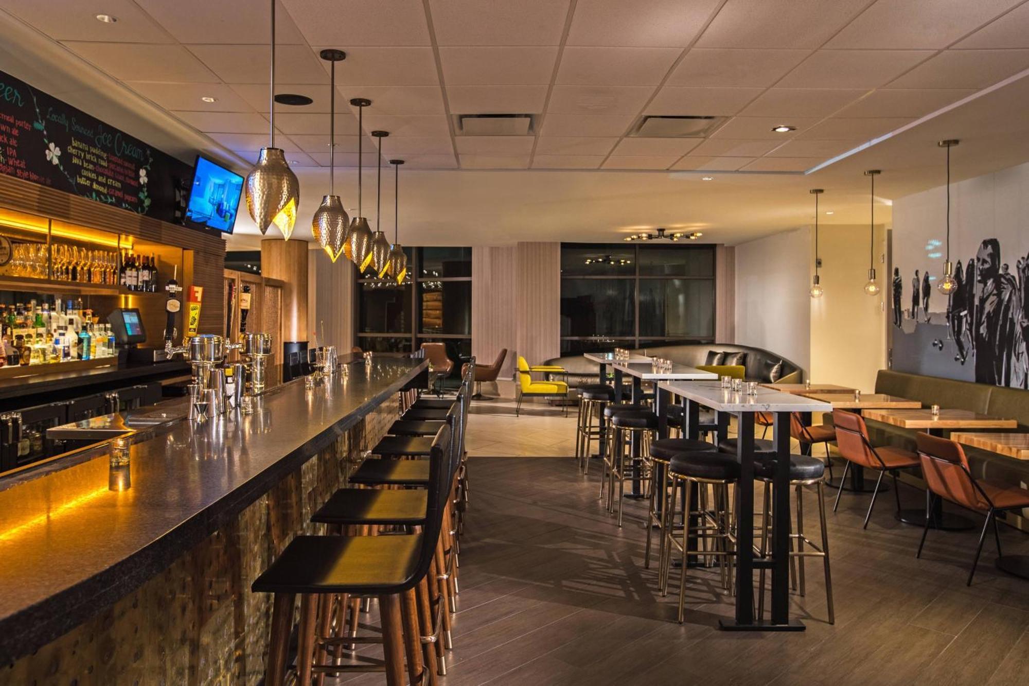 Renaissance Raleigh North Hills Hotel Екстер'єр фото