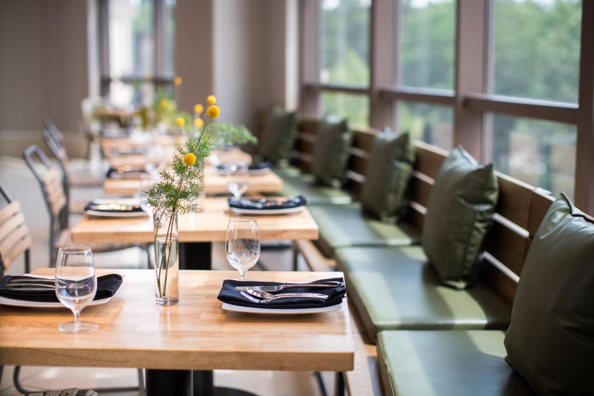 Renaissance Raleigh North Hills Hotel Екстер'єр фото