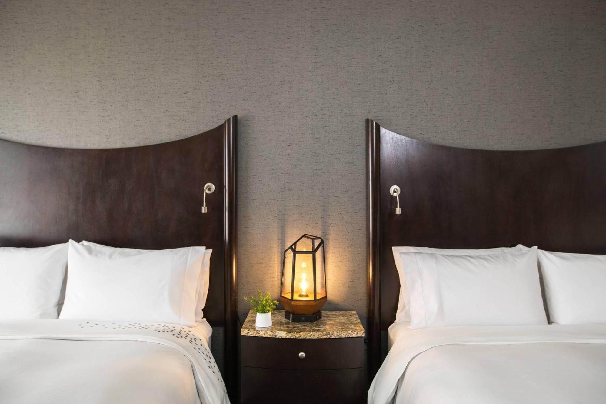 Renaissance Raleigh North Hills Hotel Екстер'єр фото