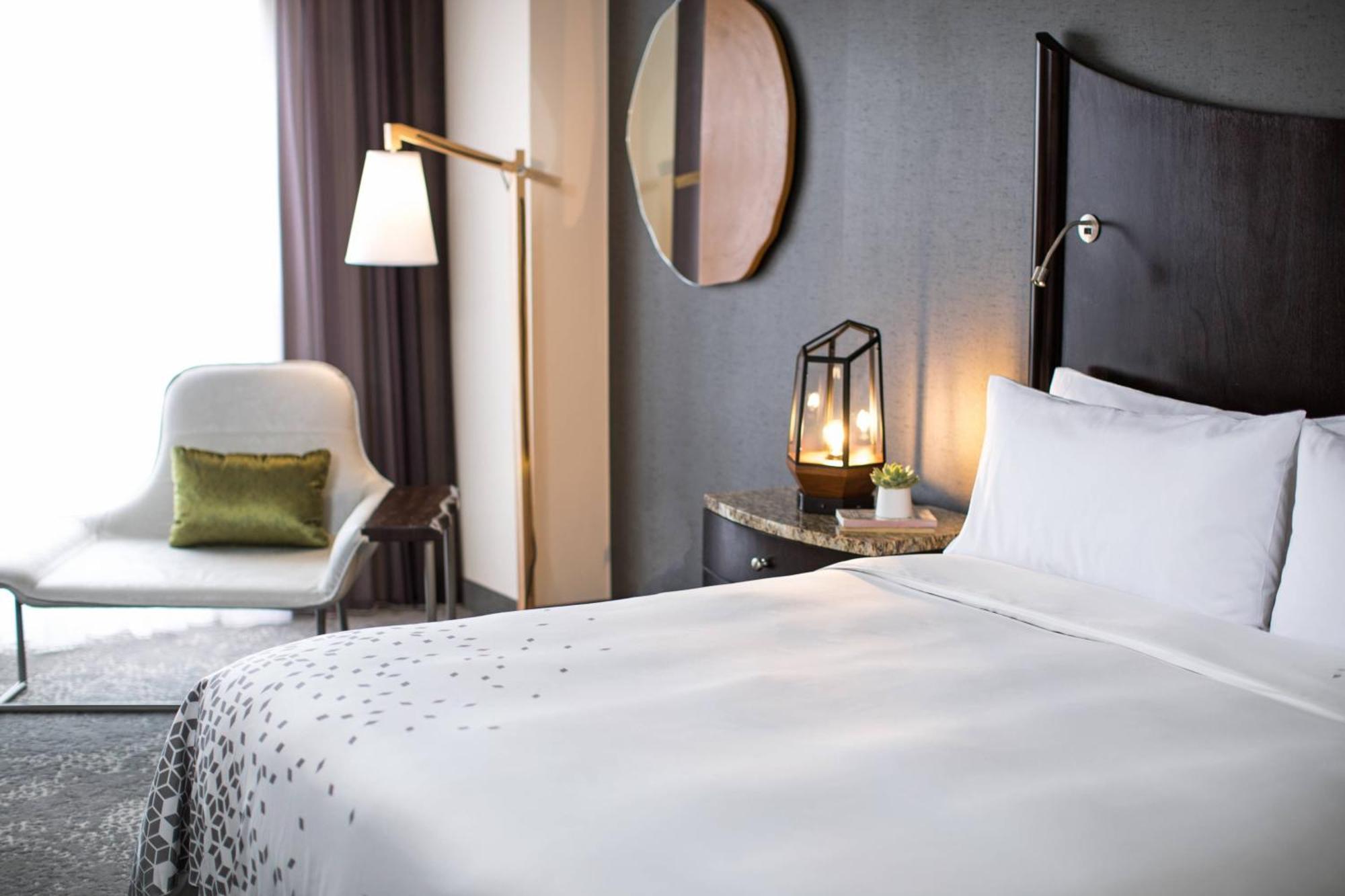Renaissance Raleigh North Hills Hotel Екстер'єр фото