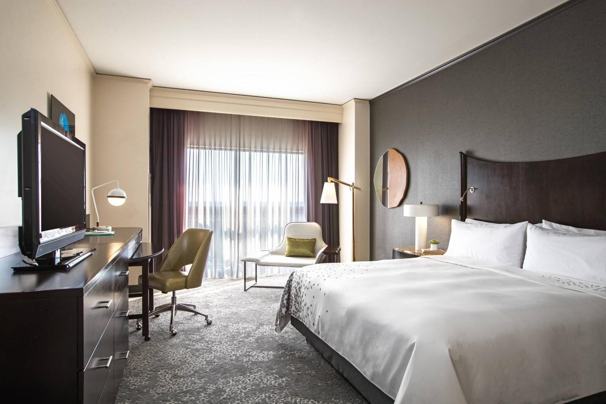 Renaissance Raleigh North Hills Hotel Екстер'єр фото