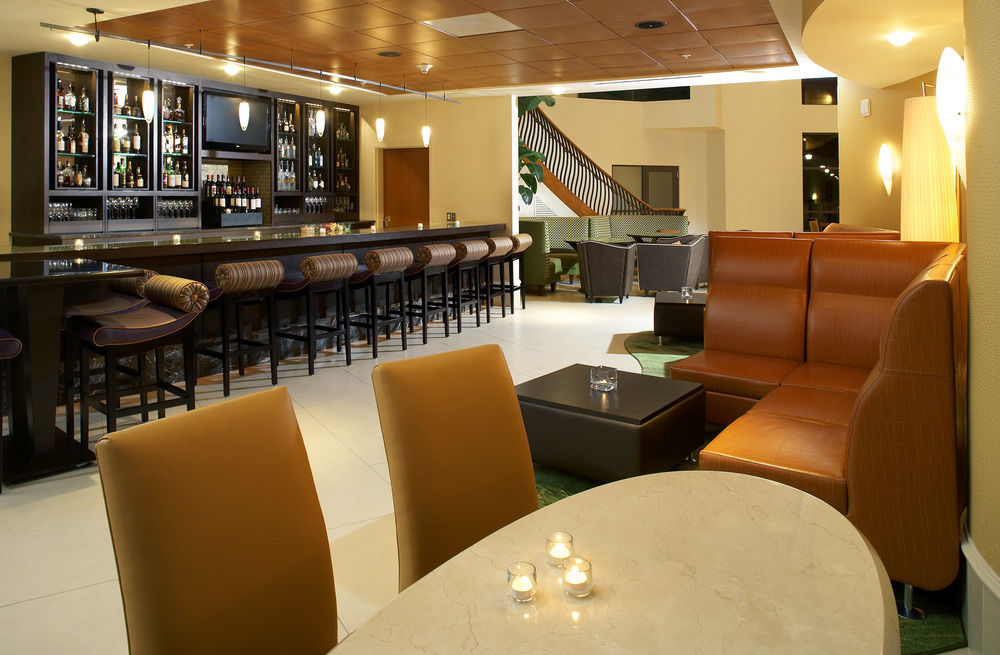 Renaissance Raleigh North Hills Hotel Екстер'єр фото
