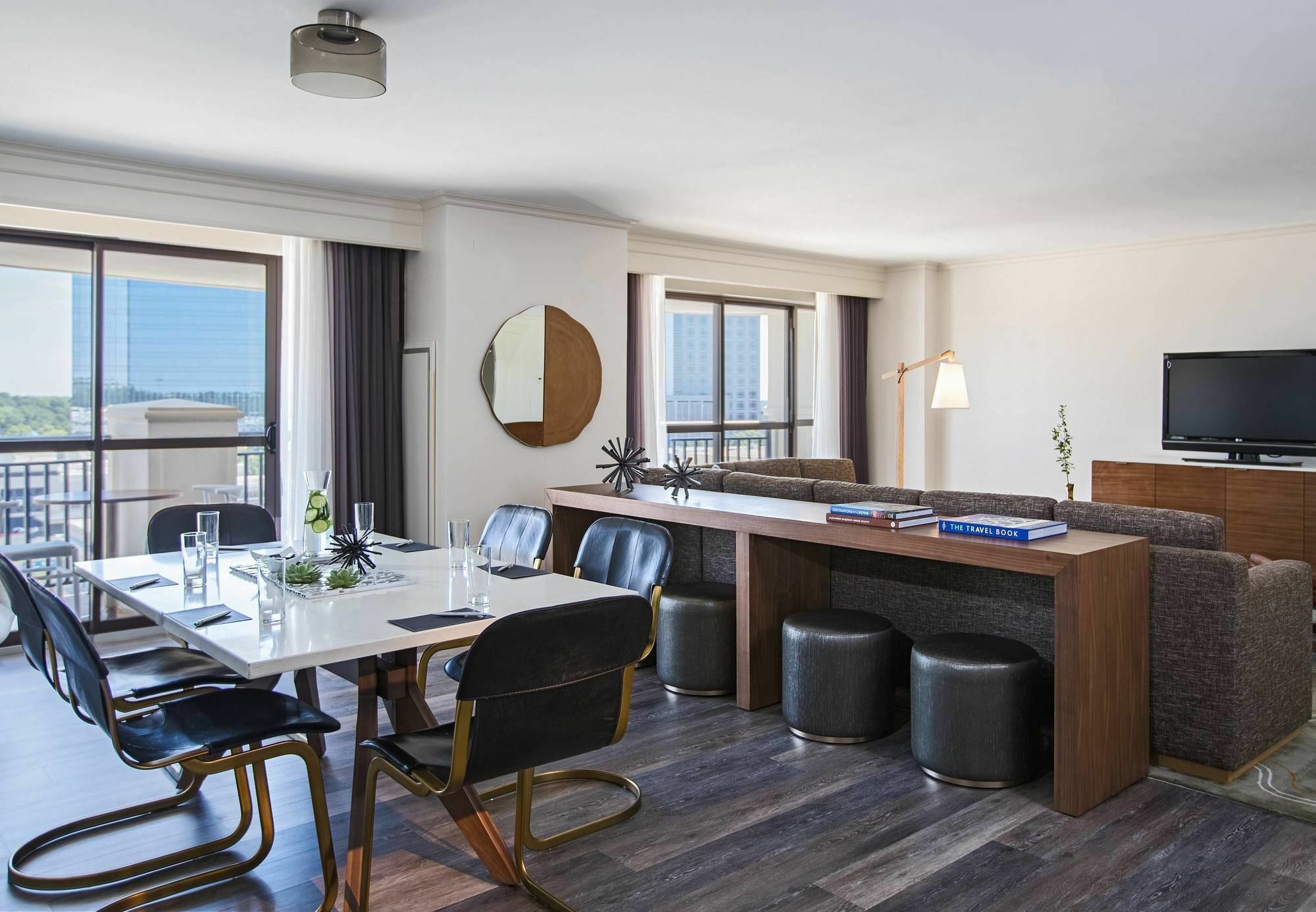 Renaissance Raleigh North Hills Hotel Екстер'єр фото